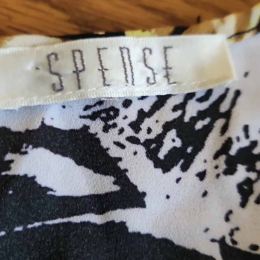 Spense, Women's Top,  Excellent condition,  Size Small,  Green,  black design - Picture 6 of 9